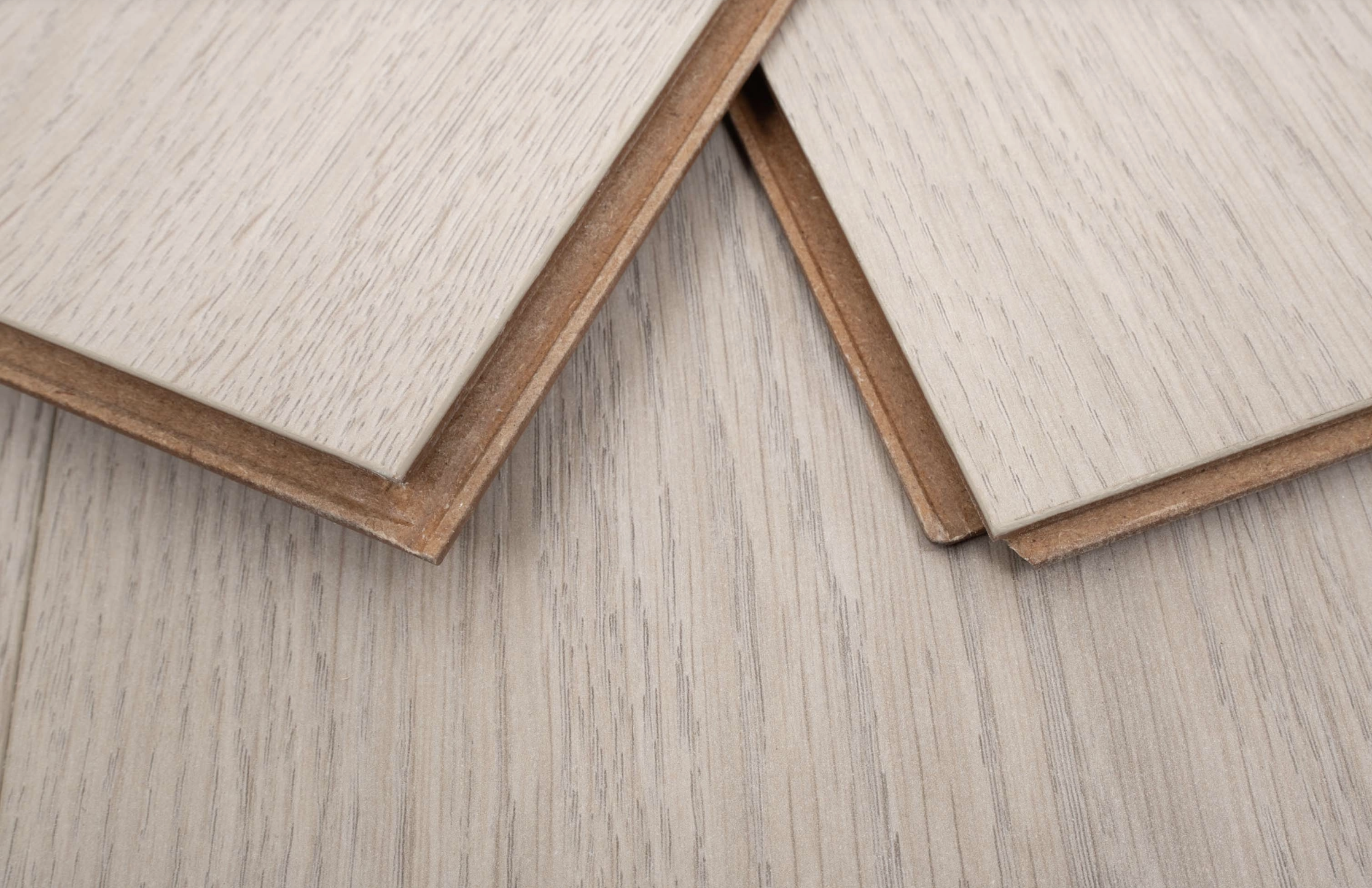 Light Grey 12mm  Laminate Floor | 2.16m² Pack Coverage